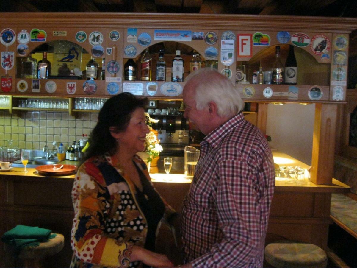 Pension Nina & Gasthof Alpenrose Gschnitz Exterior foto